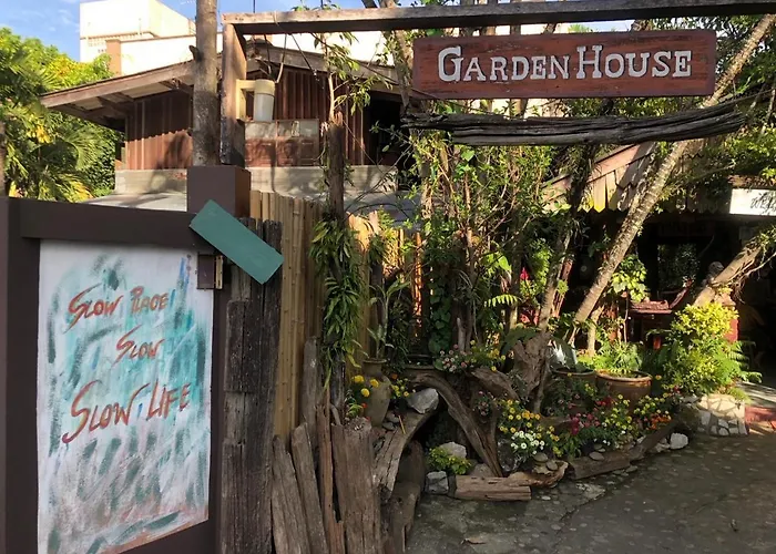 Garden House Inchiangrai Hostel เชียงราย